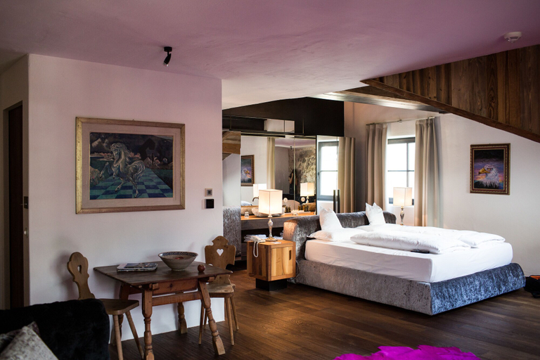 Bedroom 4, Romantik Hotel Turm, Bolzano