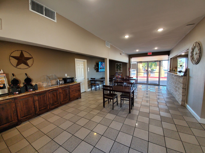 Others 5, Super 8 by Wyndham Abilene North, Taylor