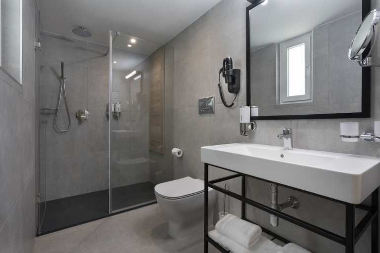 Bathroom 4, Azur Hotel by ST Hotels
