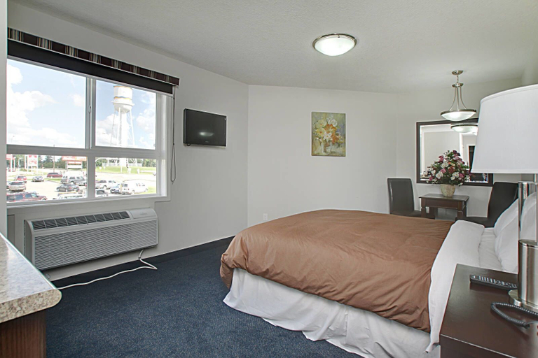 Bedroom 3, Travelodge by Wyndham Wetaskiwin, Division No. 11