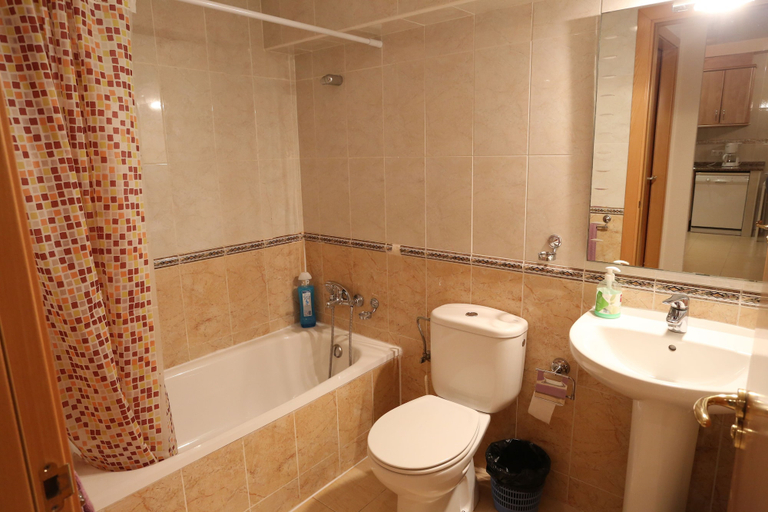 Bathroom 3, Royal Inn Aparthotel, Girona