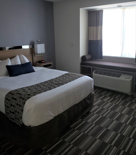 Bedroom 3, Microtel by Wyndham Penn Yan Finger Lakes Region, Yates