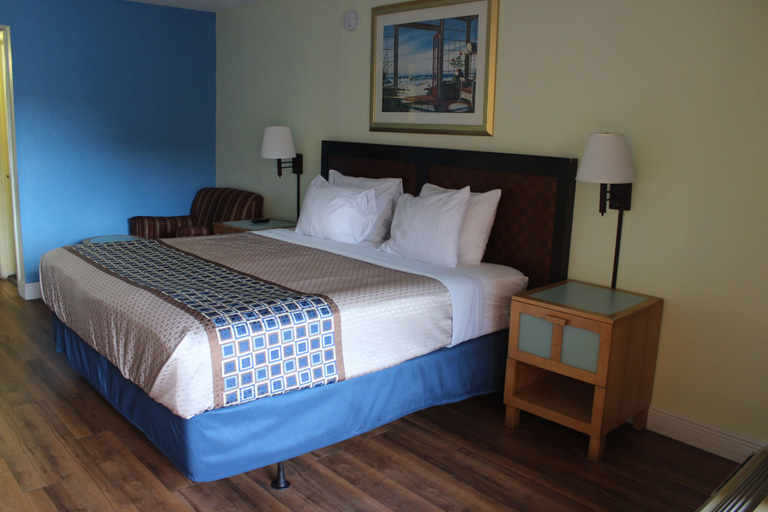 Bedroom 4, Tampa Inn - Near Busch Gardens, Hillsborough