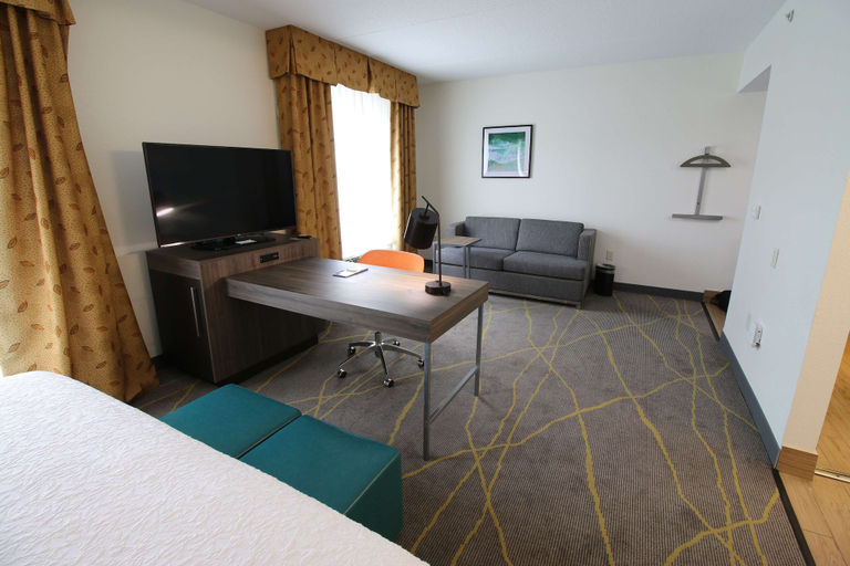 Bedroom 3, Hampton Inn & Suites Palm Coast, Flagler