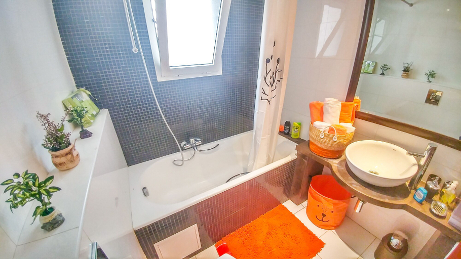 Bathroom 4, Secure & Trendy, Bouhaira