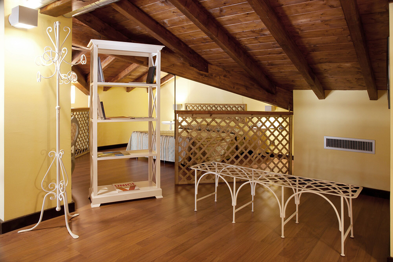 Bedroom 2, Hotel Residence Montelago, Varese