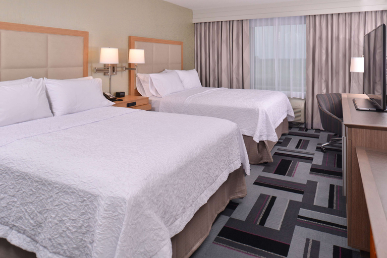 Bedroom 3, Hampton Inn & Suites Ames, Story