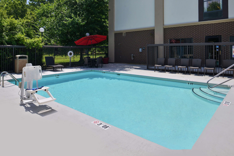 Sport & Beauty 5, Hampton Inn Greensboro-East, Guilford