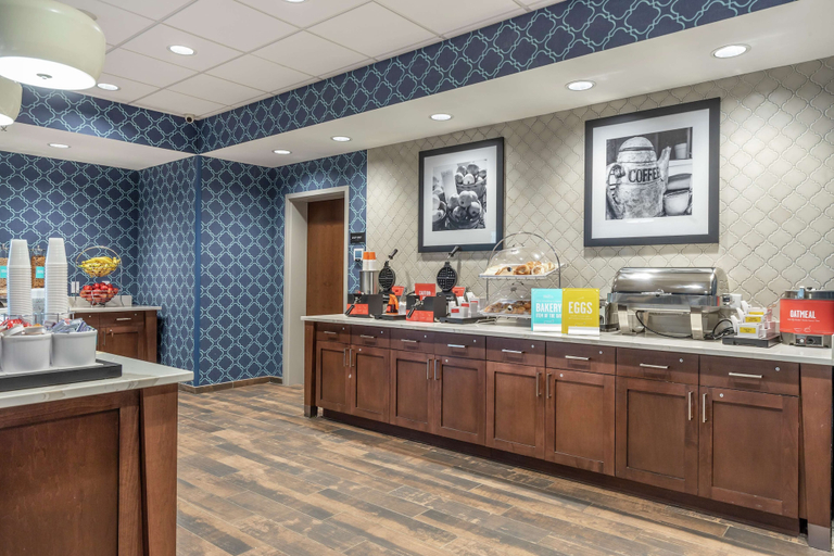 Food & Drinks 5, Hampton Inn Camden, Kershaw