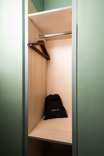 Bedroom 4, Caring Hotel, London