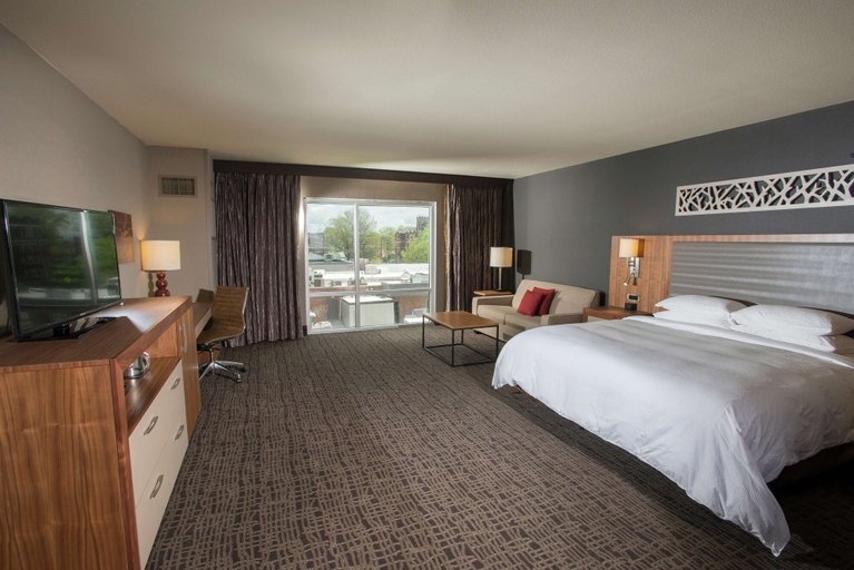 Bedroom 2, The Broadway Columbia - a DoubleTree by Hilton, Boone