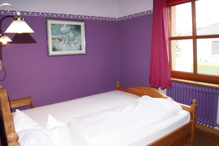 Bedroom 4, Gästehaus 'Alte Bäckerei' Kaffeehaus, Südwestpfalz