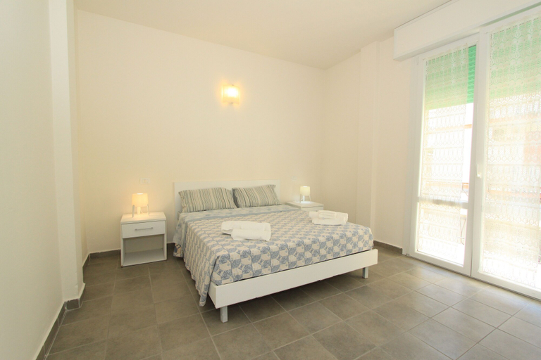 Room 2, Villa Pineta Apartments, Ferrara