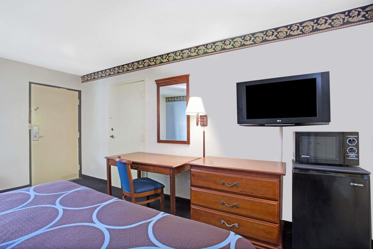 Bedroom 5, Super 8 by Wyndham Suwanee, Gwinnett
