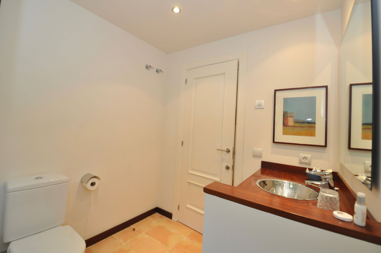 Bathroom 4, Villa Prima, Girona