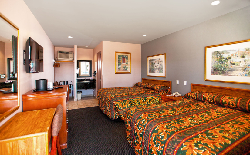 Bedroom 4, Dunes Inn Sunset, Los Angeles