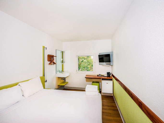 Bedroom 15