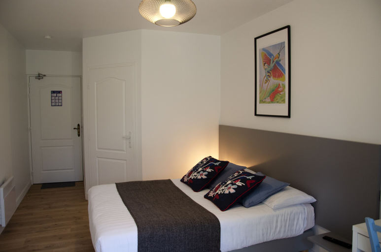 Bedroom 3, Hotel Aux Rochers de l'Ocean, Vendée