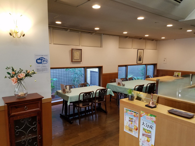 Food & Drinks 5, Hotel Socia, Hita