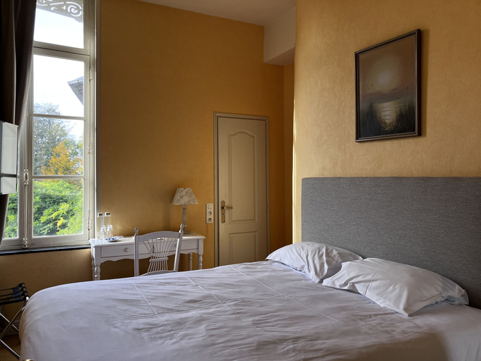 Bedroom 4, Le Château d'Aubry, Nord