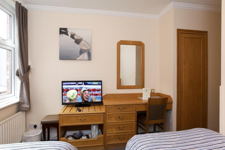 Bedroom 2, Globe Inn, Staffordshire