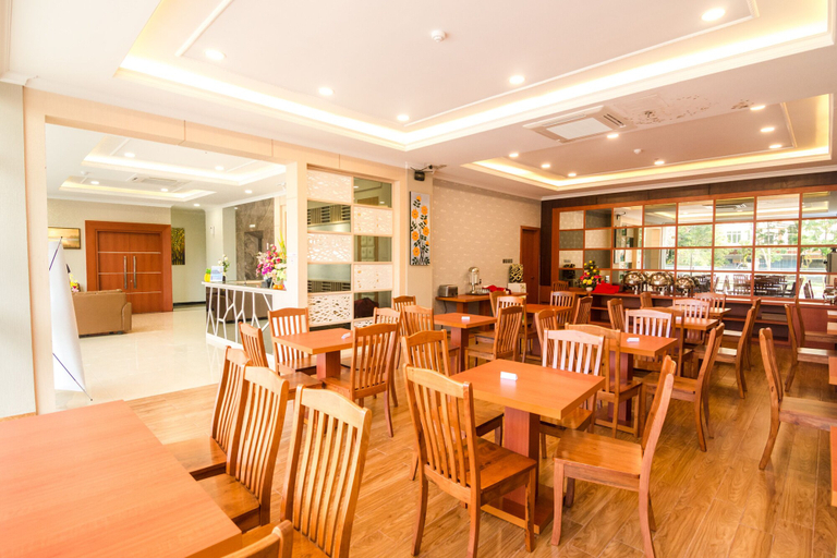 Food & Drinks 5, Blitz Hotel Batam Centre, Batam