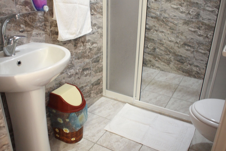 Bathroom 5, Emre's Stone House, Nevşehir