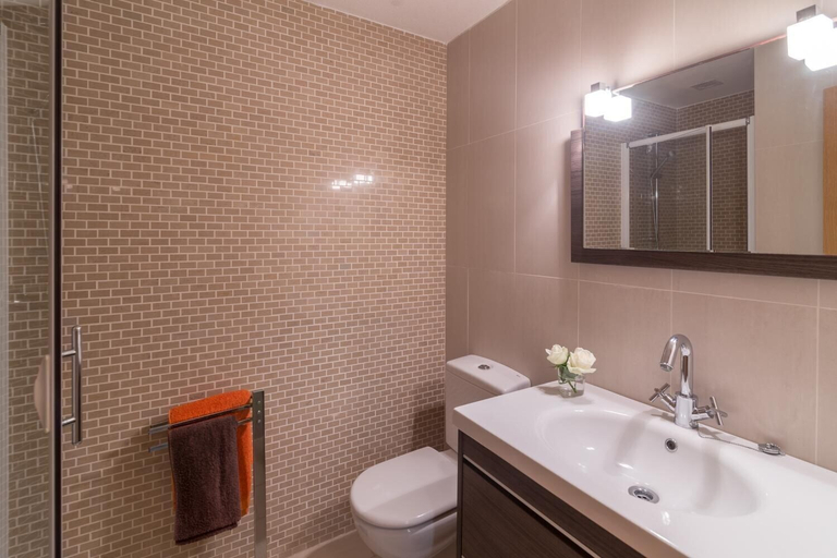 Bathroom 4, Bini Cel, Baleares