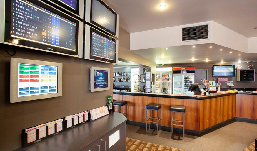 Food & Drinks 5, Nightcap at Kondari Resort, Hervey Bay - Pt A