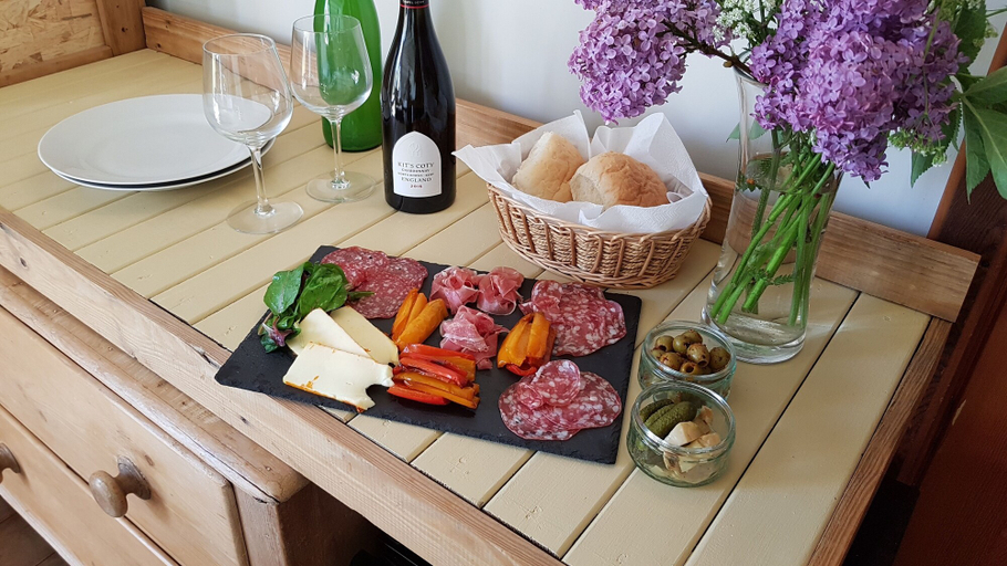 Food & Drinks 4, Wilderness B&B, Kent