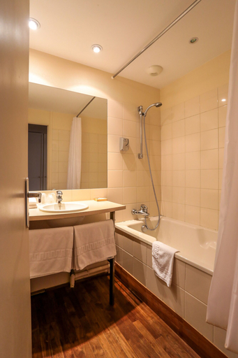 Bathroom, Hôtel l'Ermitage, Haute-Loire