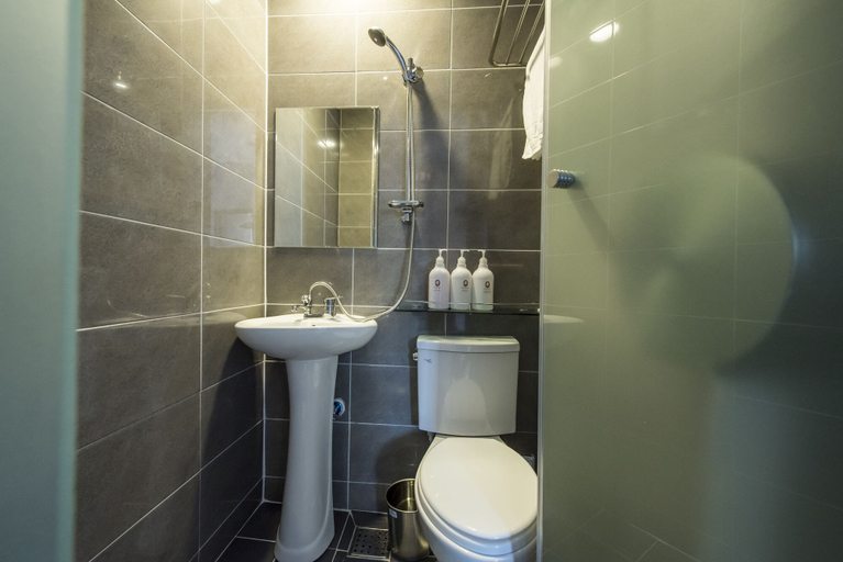 Bathroom 5, Philstay Myeongdong Metro, Jung