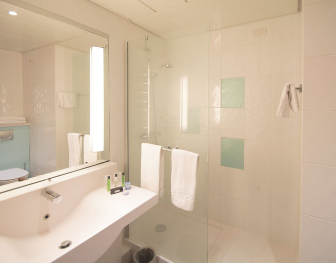 Bathroom 5, Living Place Hotel, Bologna