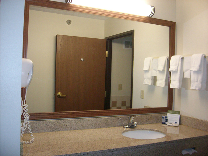 Bathroom 4, AmericInn by Wyndham Thief River Falls, Pennington