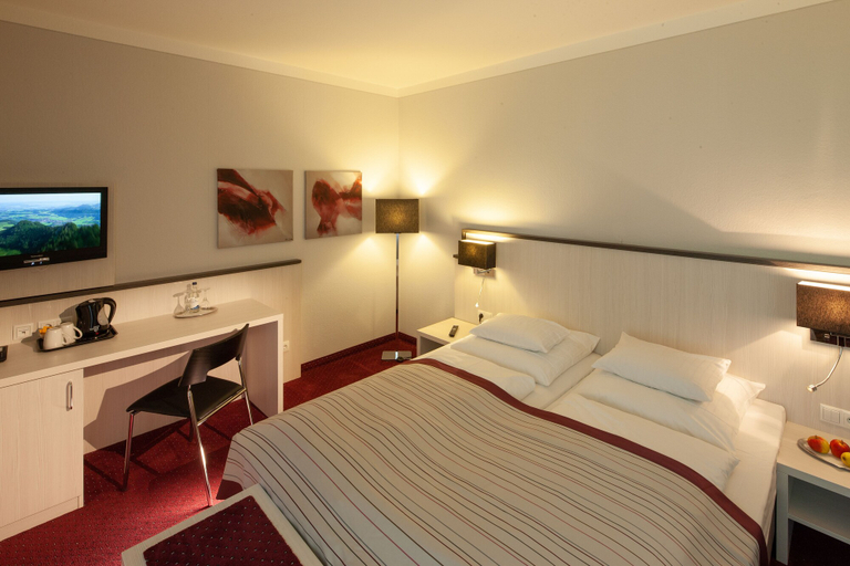 Bedroom 3, Bergers Airporthotel Memmingen, Unterallgäu