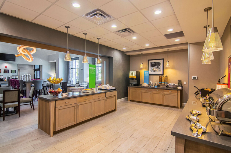 Food & Drinks 5, Hampton Inn & Suites Dallas/Richardson, Dallas