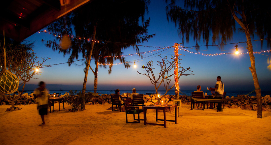 Food & Drinks 5, Flame Tree Cottages, Kaskazini 'A'