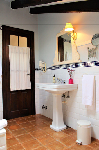 Bathroom 4, La Casona de Suesa, Cantabria
