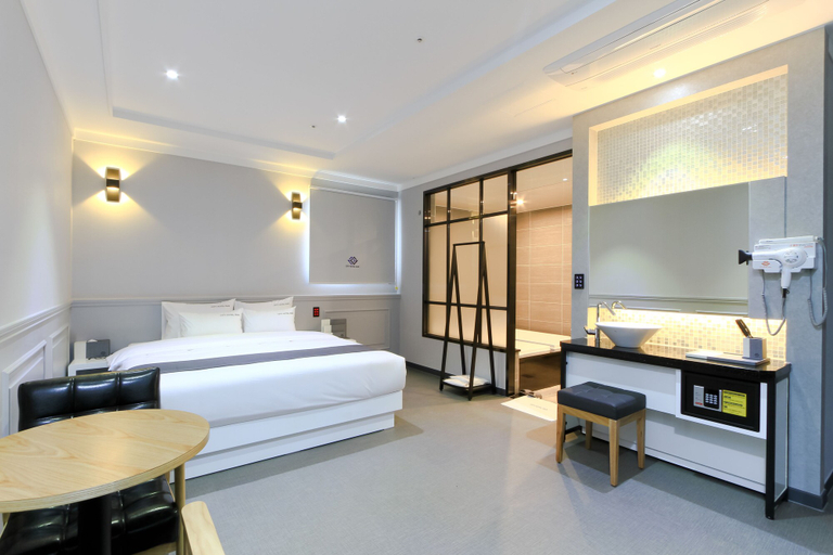 Bedroom 3, G&G Hotel, Busanjin