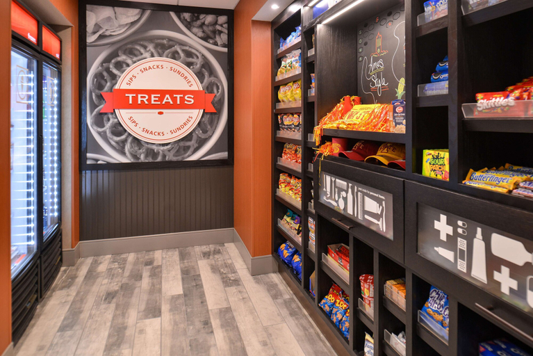 Food & Drinks 5, Hampton Inn & Suites Ames, Story