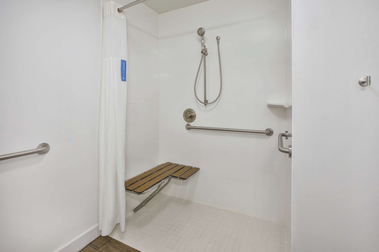 Bathroom 4, Hampton Inn White River Junction, Windsor