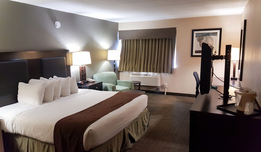 Bedroom 3, Quality Inn & Suites Charleston - Civic Center, Kanawha