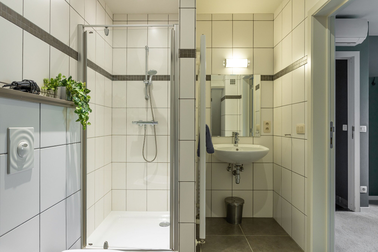 Bathroom 3, De Floreffe, Limburg