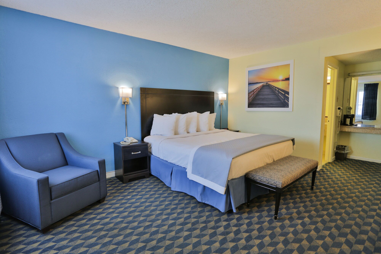 Bedroom 4, Days Inn by Wyndham Wrightstown McGuire AFB/Bordentown, Burlington