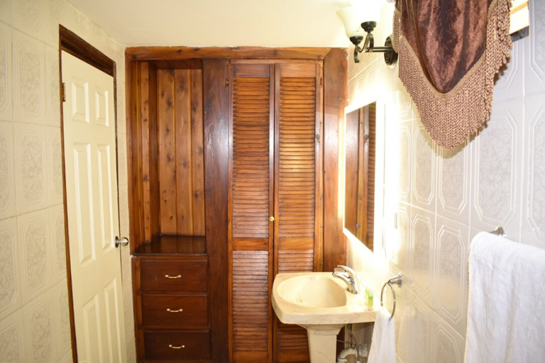Bathroom 4, Constellation Hotel, Port-au-Prince