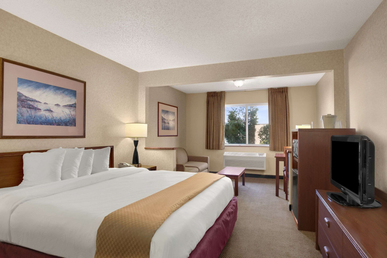 Bedroom 3, Baymont by Wyndham Golden/Red Rocks, Jefferson