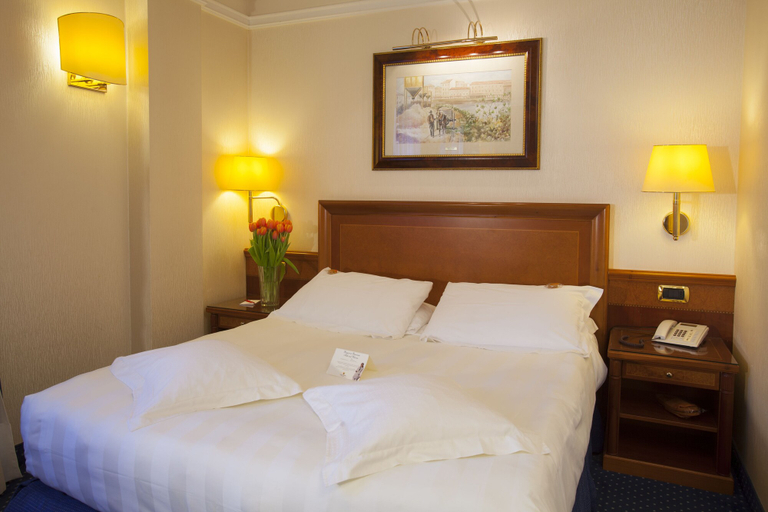 Bedroom 3, Hotel Berna, Milano