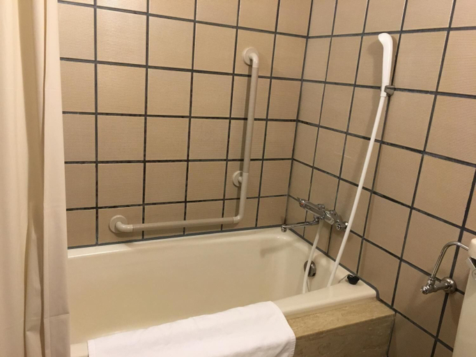 Bathroom 4, KKR Hotel Nagoya, Nagoya
