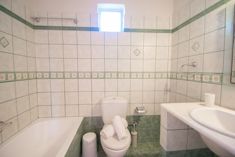 Bathroom 3, Yiota Porto Kavo Apartment, Ionian Islands