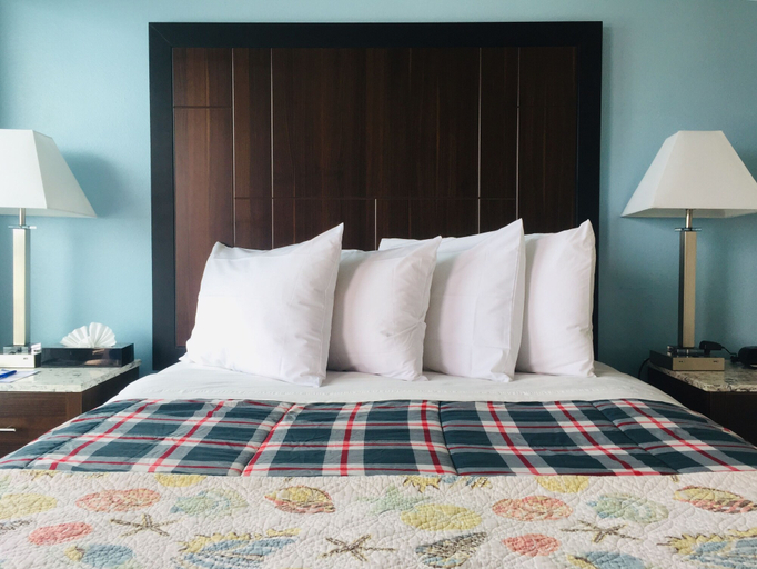 Bedroom 1, Dolphin Cove Motel, San Luis Obispo
